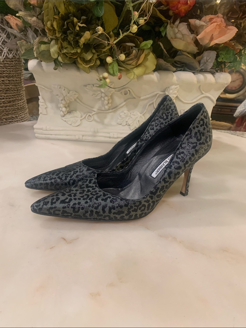 Manolo Blahnik metallic gray leopard-print pointed-toe pumps Size 39.5